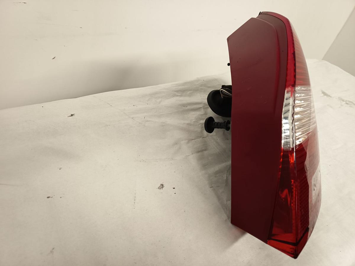 Skoda Fabia II 5J Limo Bj 2007 vor Facelift original Rückleuchte rechts