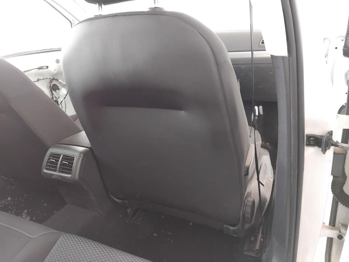 VW Golf 7 orig Sitz vorn rechts Beifahrersitz Stoff dunkelgrau 5t&uuml;rig BJ2019