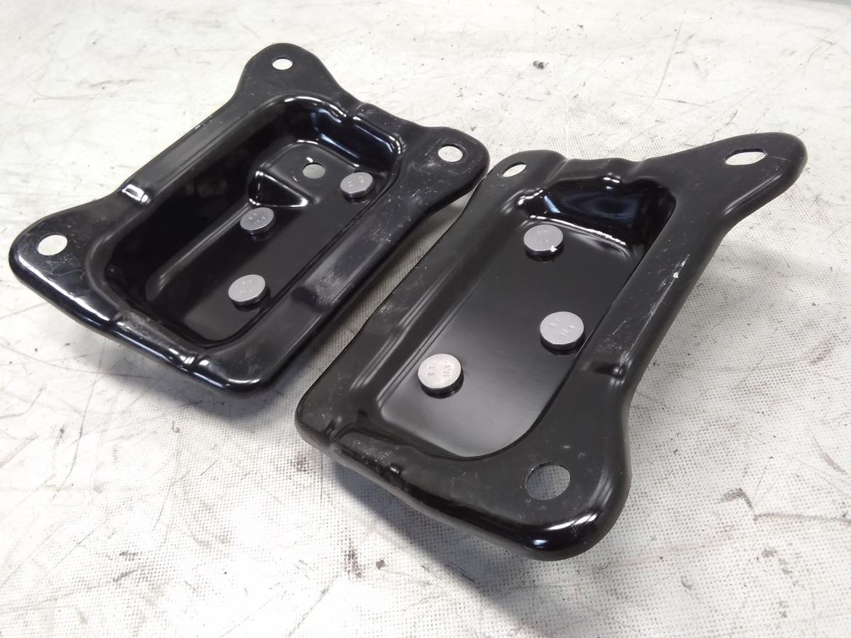 Tesla Model Y Bj.2022 original Satz Halter Alutr&auml;ger Sto&szlig;f&auml;nger hinten