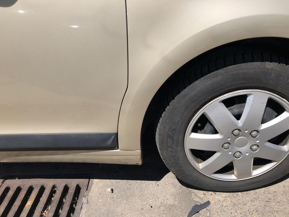 Citroen C4 Typ L Kotfl&uuml;gel vorn rechts Beifahrer Plastik KCW Sable de Langrune