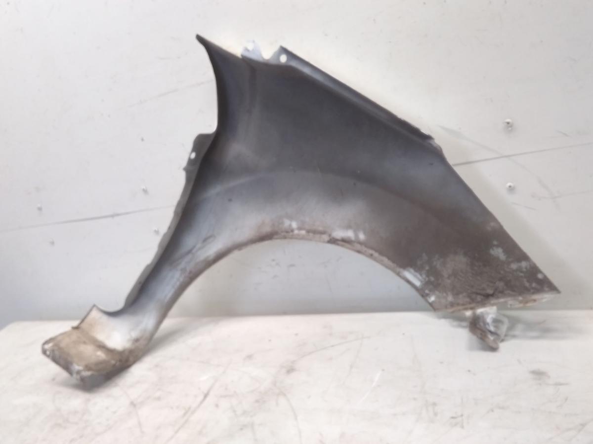 Ford Fiesta JA8 original Kotfl&uuml;gel vorn links H9 Frost Wei&szlig; BJ2010