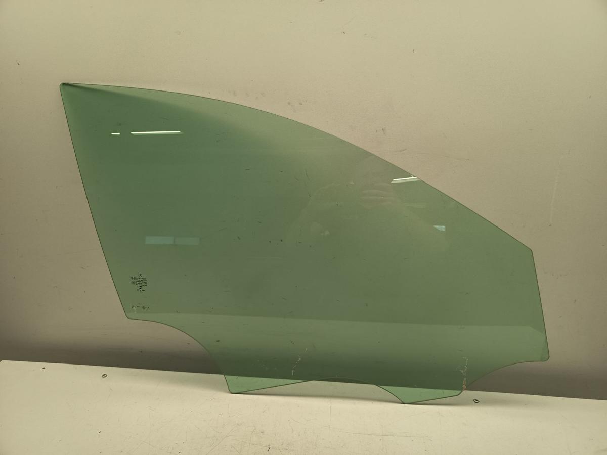 Mercedes W205 C-Klasse original T&uuml;rscheibe vorn rechts Beifahrerfenster Bj 2022