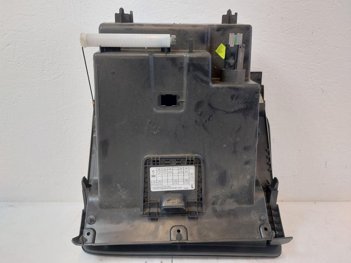 Nissan Pulsar C13M Handschuhfach Schalttafelkasten Handschuhkasten