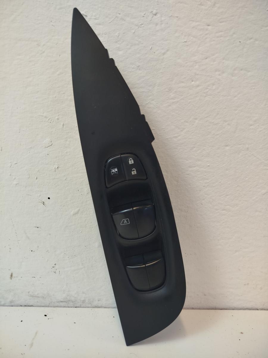 Nissan Qashqai J11 Schalter Fensterheber vorn links 4 Fach Fensterheberschalter