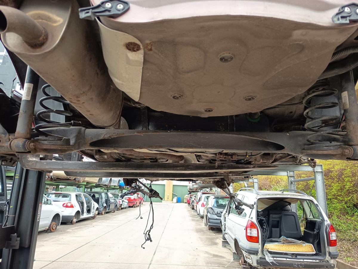 Opel Corsa D original Hinterachse Tr&auml;ger trommelgebremst 13342367 70tkm Bj 2012