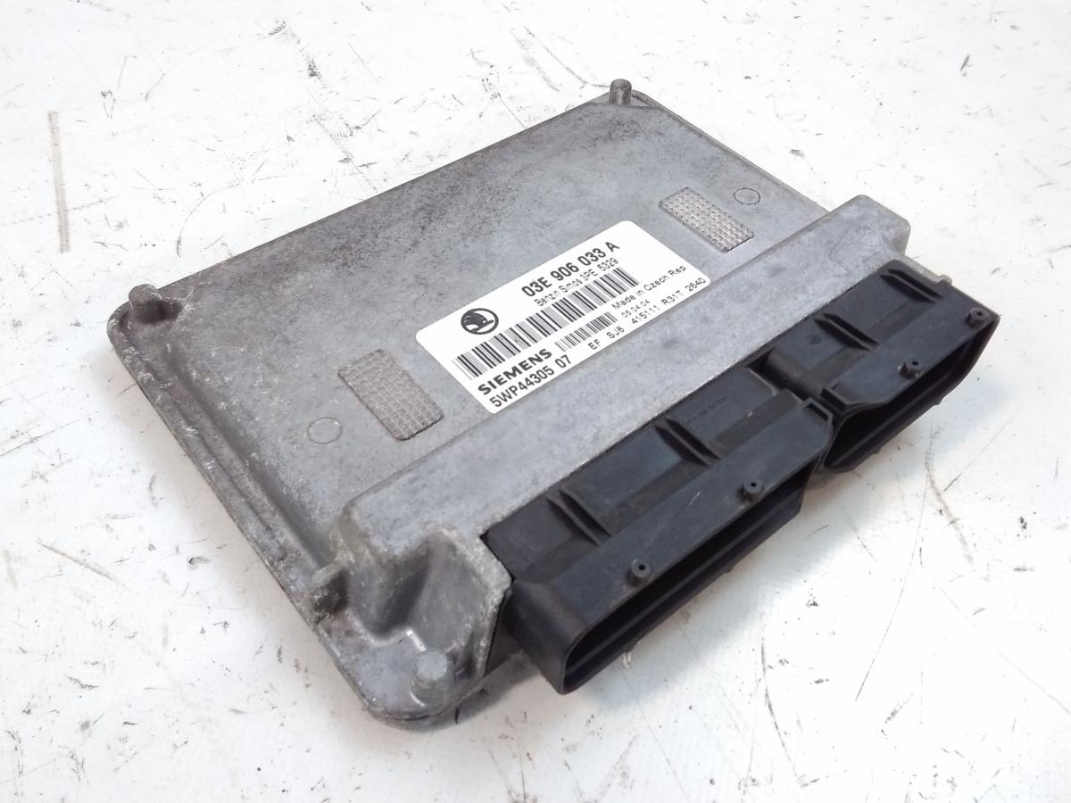 Skoda Fabia 6Y original Steuergerät Motor 5WP44305 03E906033A 1.2 47kw BJ2005