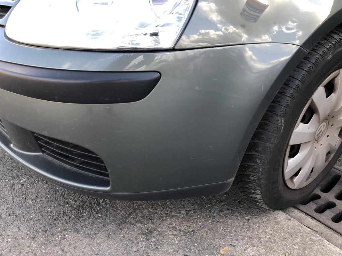 VW Golf 5 V 1K Sto&szlig;f&auml;nger vorn Frontsch&uuml;rze Frontsto&szlig;stange LA6Q Sagegreen