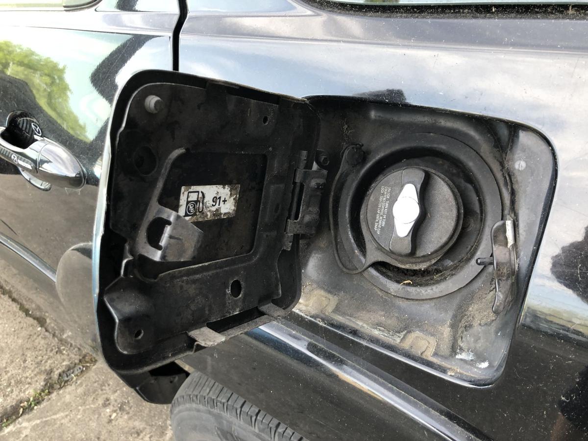 Mazda Tribute EP ab 2004 Tankklappe Tankdeckel Tankverschluss schwarz Metall