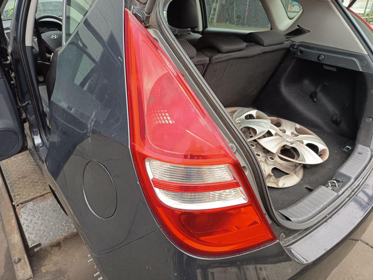 Hyundai i30 Limousine original R&uuml;ckleuchte links Heckschlusslicht Bj 2009