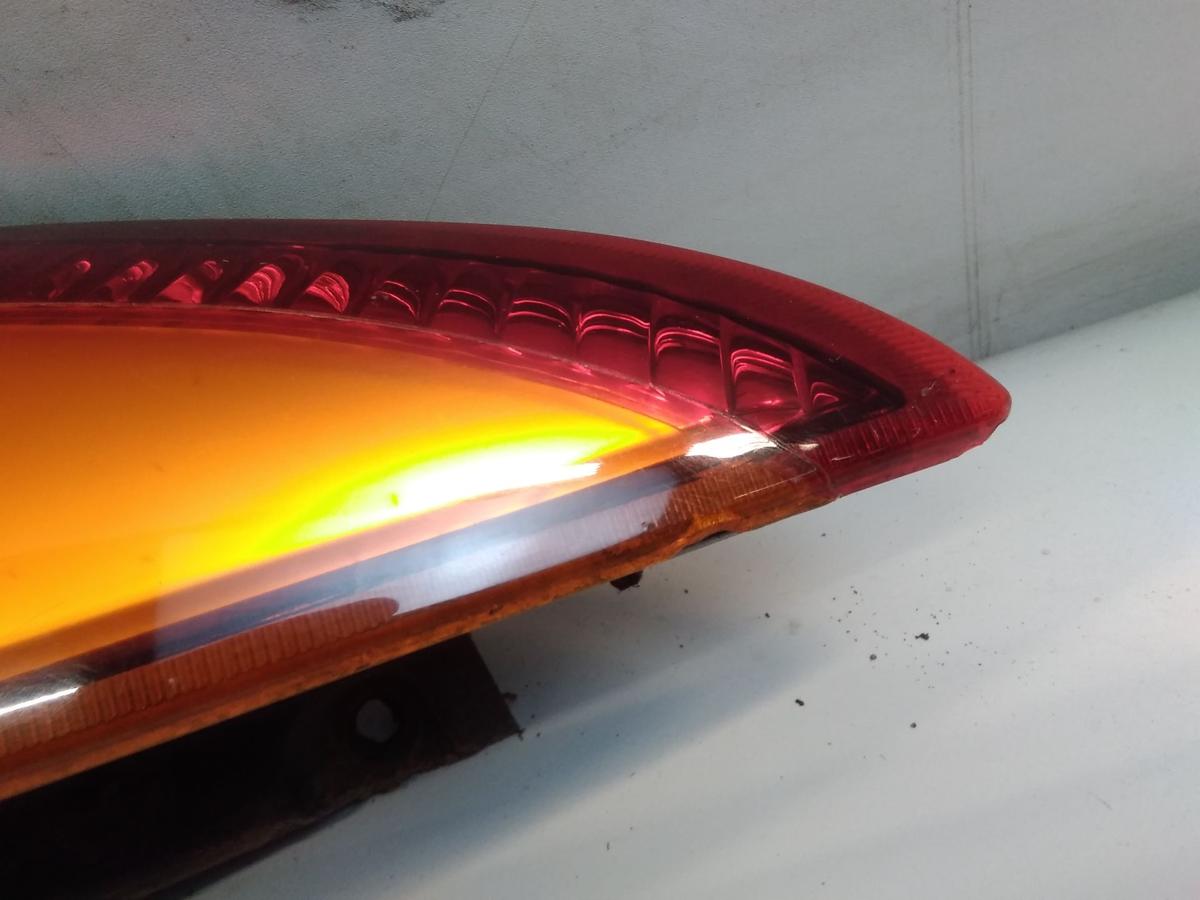 Nissan Almera Tino original Rückleuchte Schlussleuchte links BJ2001