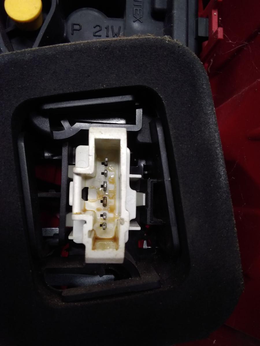 Peugeot 307 SW Kombi Facelift original R&uuml;ckleuchte Heckleuchte links BJ2007