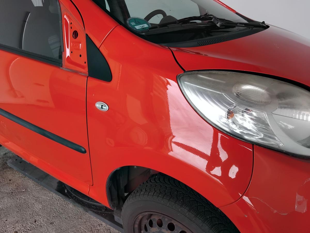 Citroen C1 original Kotfl&uuml;gel vorn rechts KJH Scarletrot BJ2009