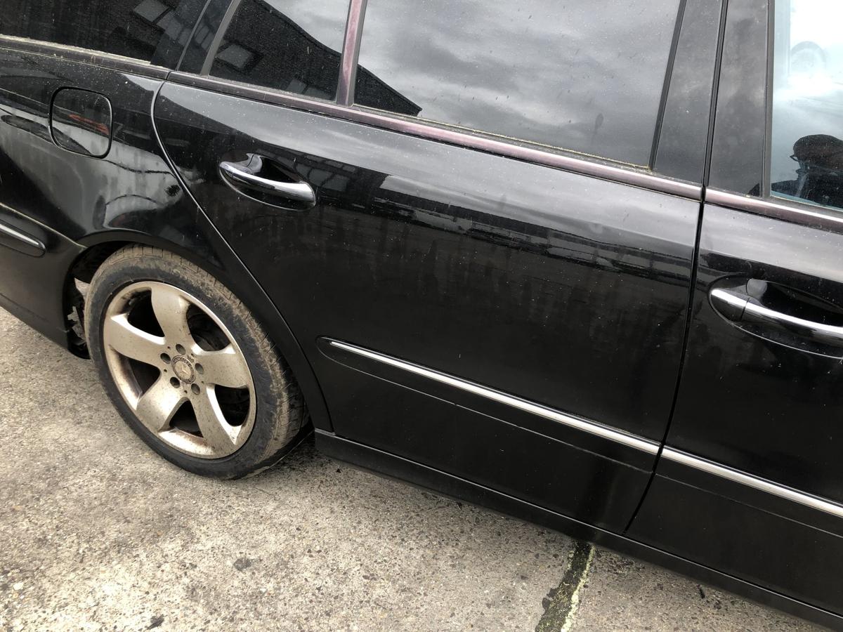 Mercedes E Klasse 211 S211 auch Mopf T&uuml;r hinten rechts T Modell 170 schwarz