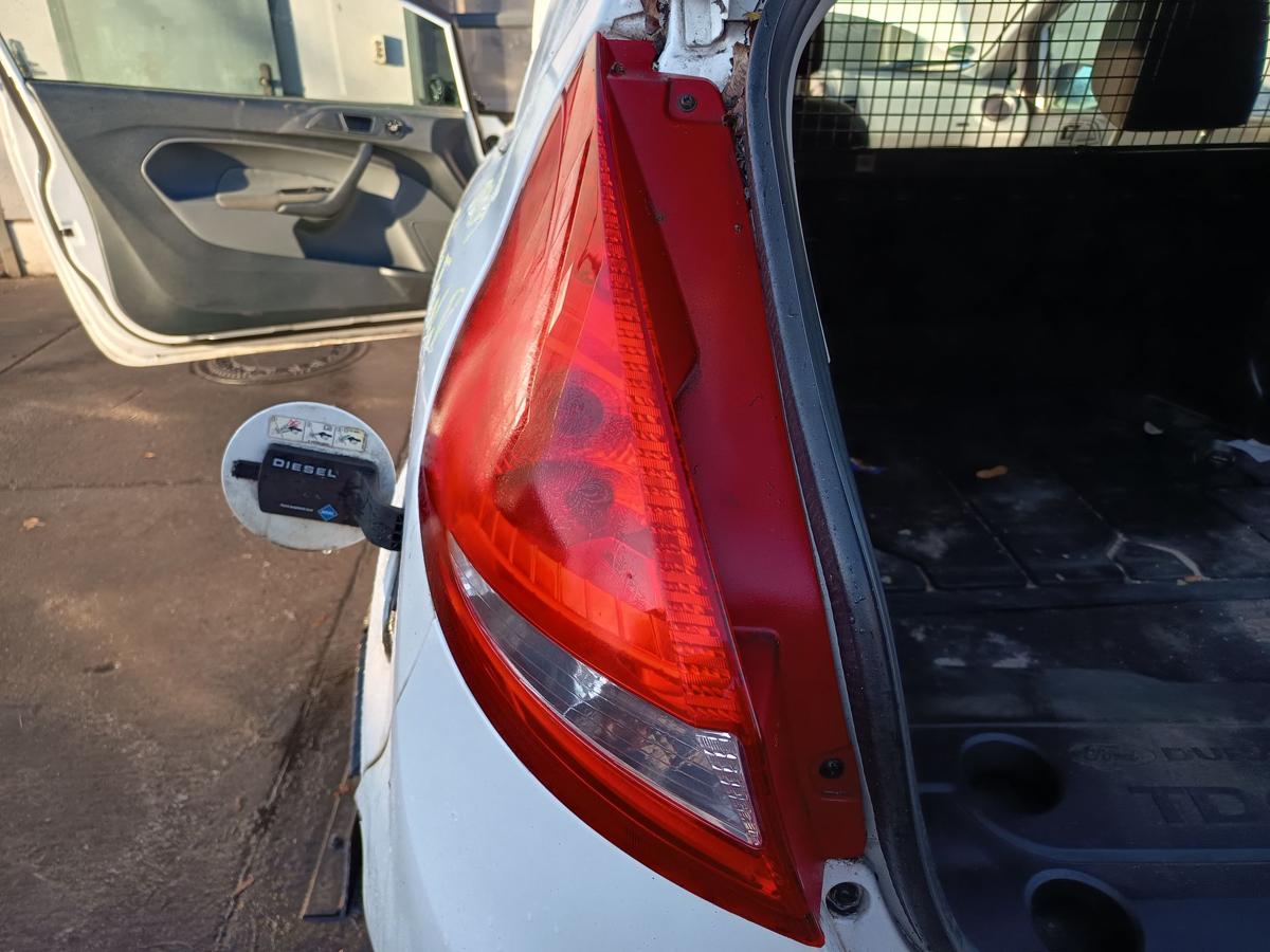 Ford Fiesta VII original R&uuml;ckleuchte links Heck/Schluss/Licht Bj 2011