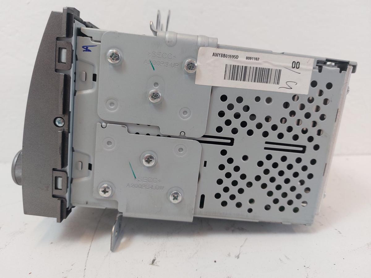 Hyundai i20 PB Radio Autoradio mit CD OEM kein Sicherheits Code vorhanden