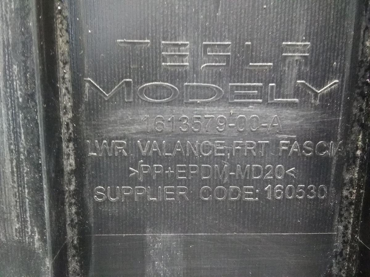 Tesla Model Y original Diffusor Unterschutz Stoßfänger vorn Bj.2023