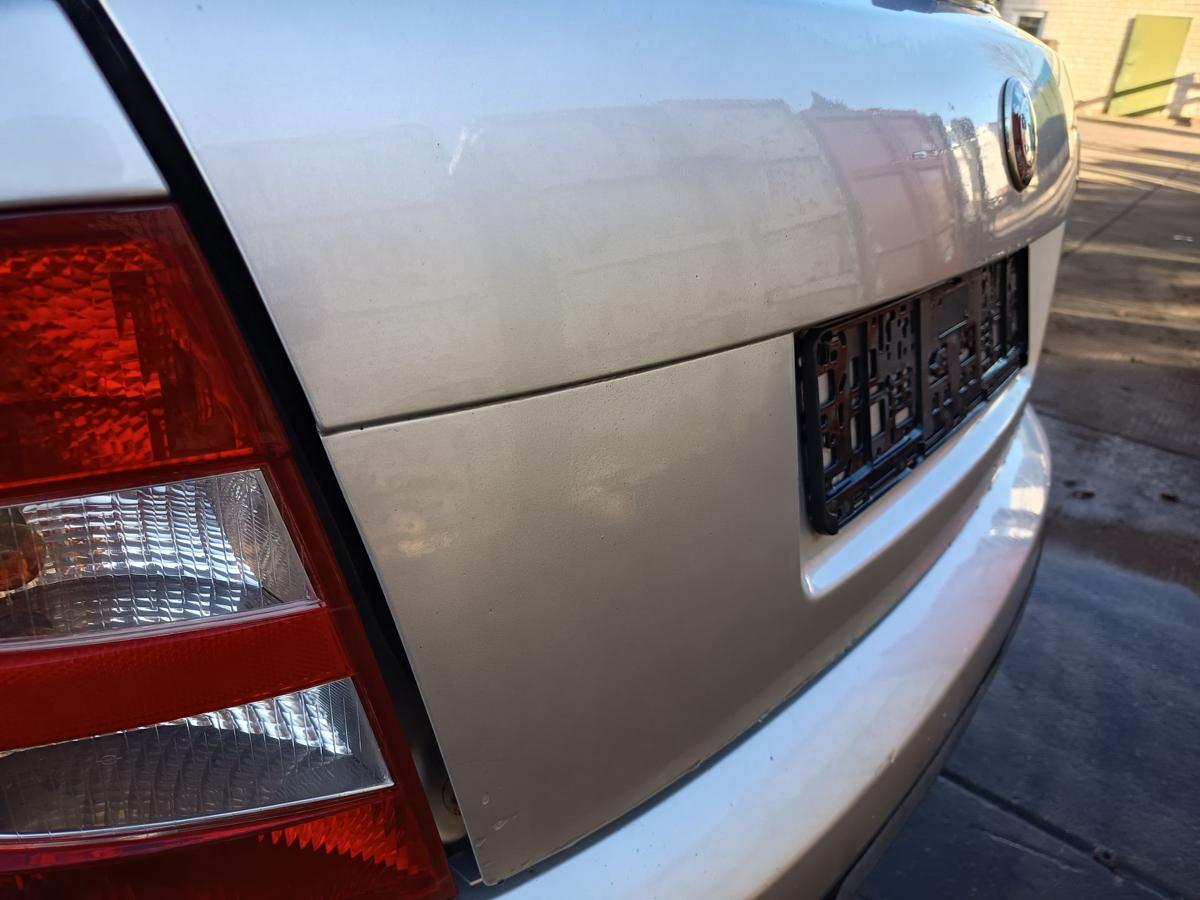 Skoda Fabia 6Y Limo original Heckklappe mit Scheibe F7T Diamantsilber Bj 2002