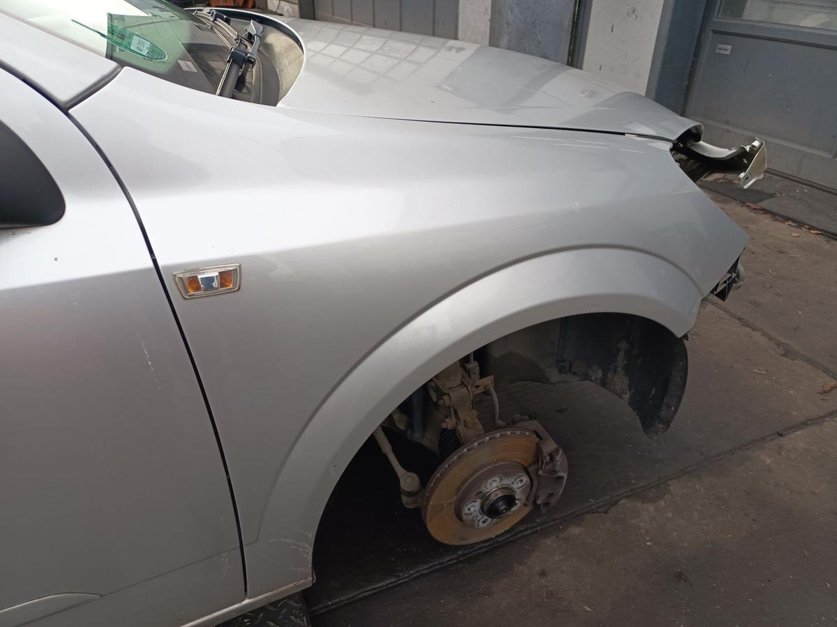 Opel Astra H Caravan Bj 2008 original Kotflügel rechts Beifahrer Z157 Starsilber