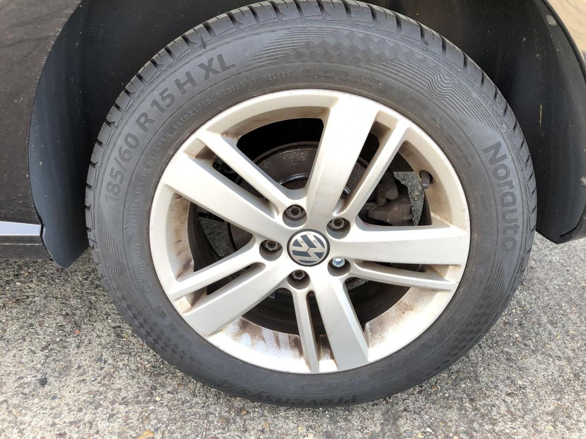 VW Polo 6R Radsatz Alufelgen Sommerräder OEM 15 Zoll 185 60 R15 Komplettradsatz