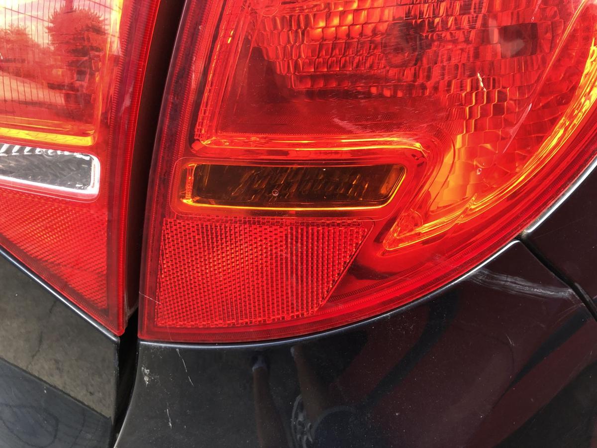 Opel Meriva B Rückleuchte außen rechts Ecke Rücklicht Heckleuchte