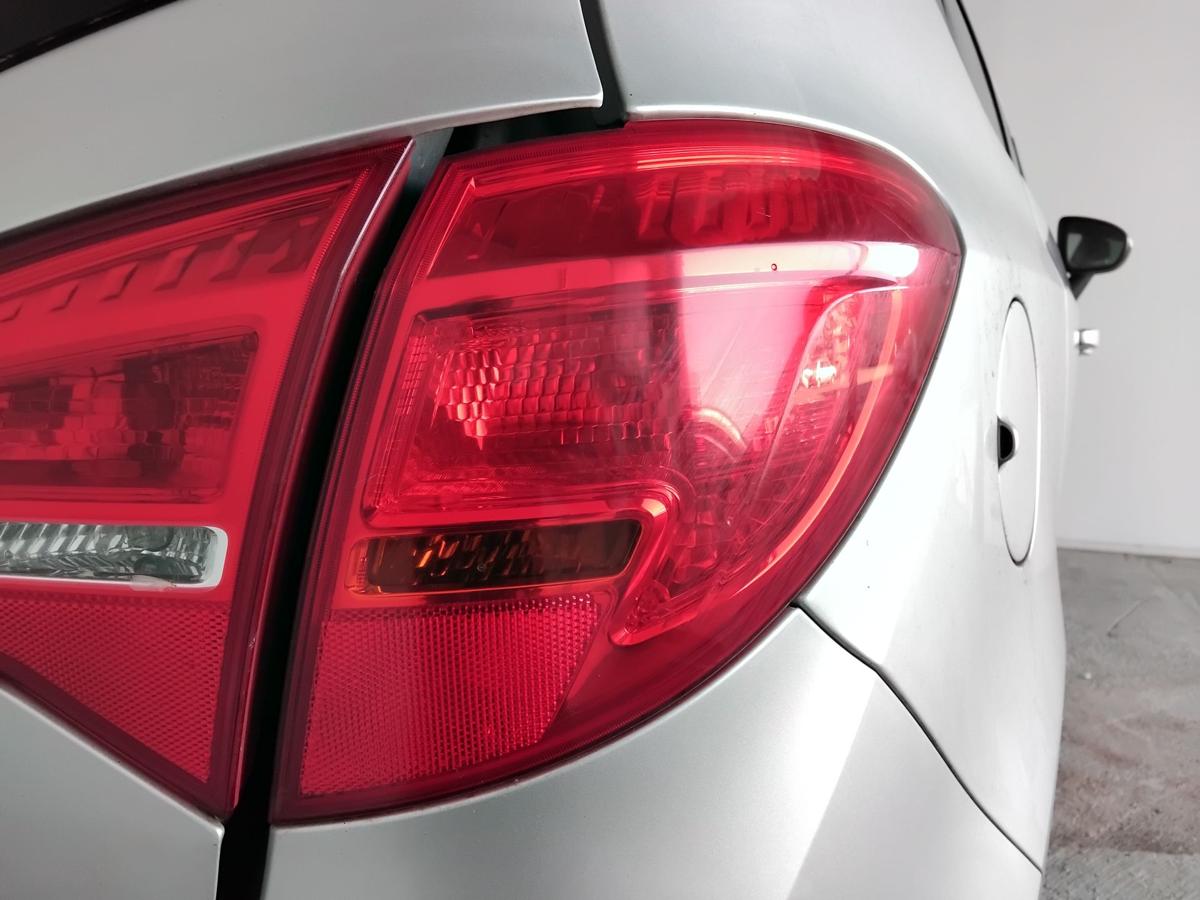 Opel Meriva B original Rückleuchte Heckleuchte rechts außen BJ2012