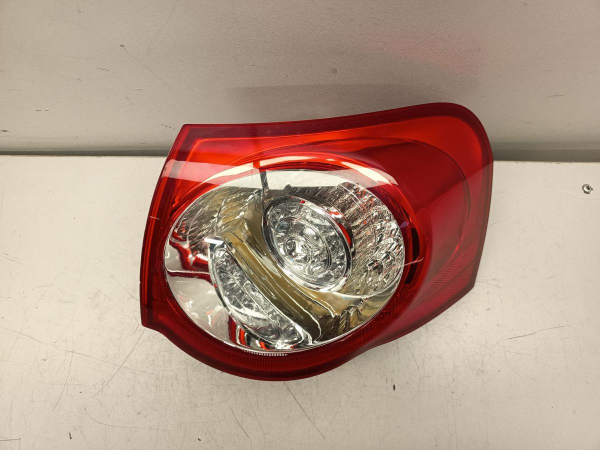 VW Passat 3C Kombi original R&uuml;ckleuchte rechts aussen LED Baujahr 2006
