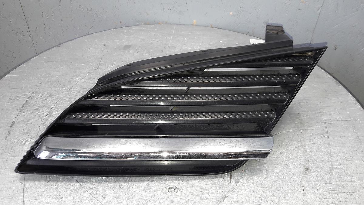 Nissan Primera P12 Bj 2003 original Kühlergrill vorne links Chrom