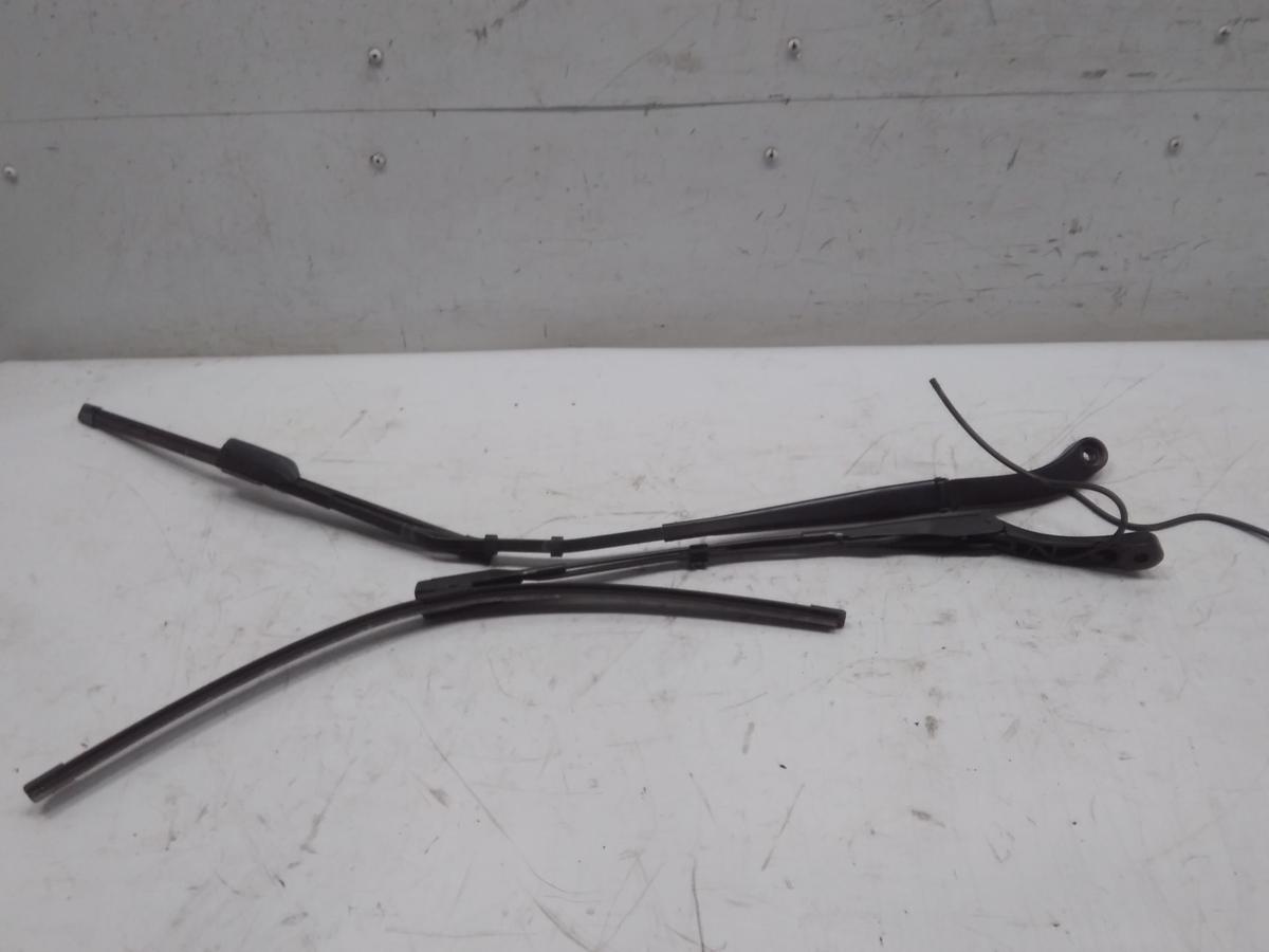 Tesla Model Y original Satz Wischerarme vorn BJ2023