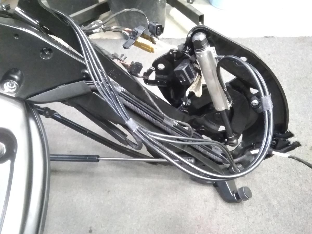 VW Eos original Verdeckgestell links und rechts mit Quertr&auml;ger Bj.2011