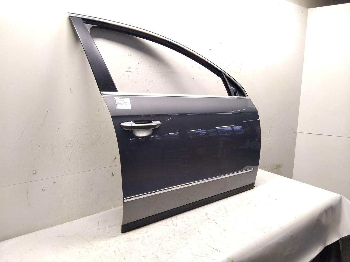 VW Passat 3C original T&uuml;r vorn rechts LA7T United Grey Metallic BJ2007