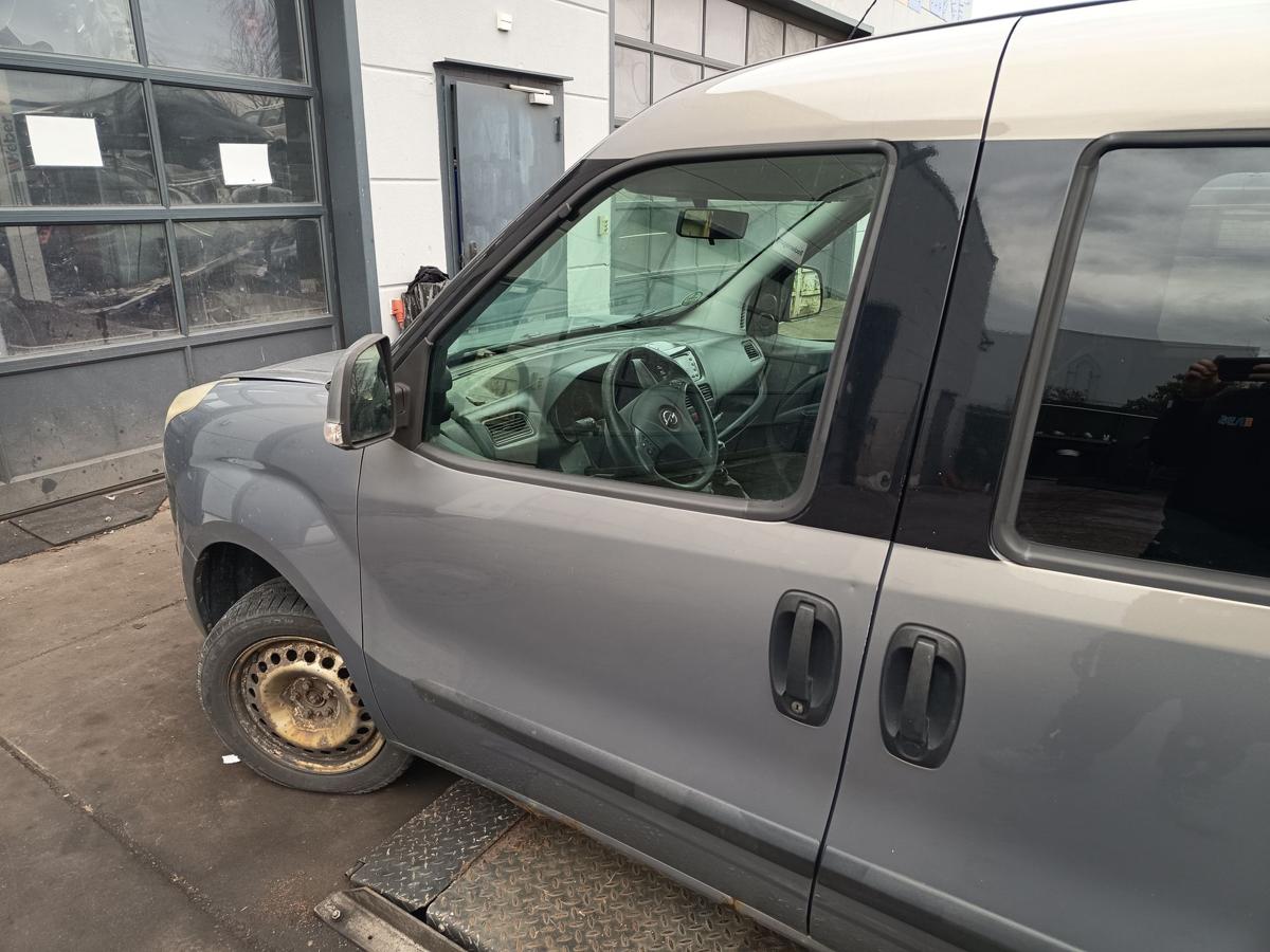 Opel Combo D original T&uuml;r vorne links GJM Grau Baujahr 2012