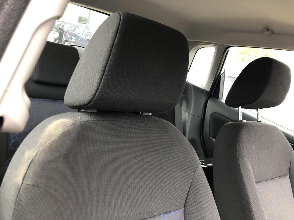 Ford Fiesta JD JH ab05 Sitz vorn rechts Beifahrersitz Stoff ohne Heizung 5 t&uuml;r