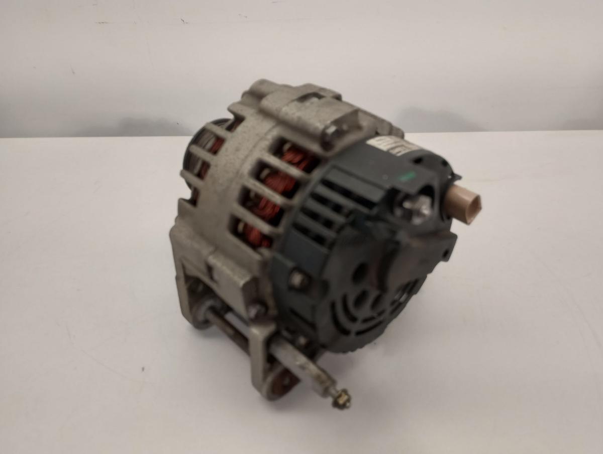 VW Golf IV orig Lichtmaschine Generator 1.6l 75kW Benzin 90A Bj 2001