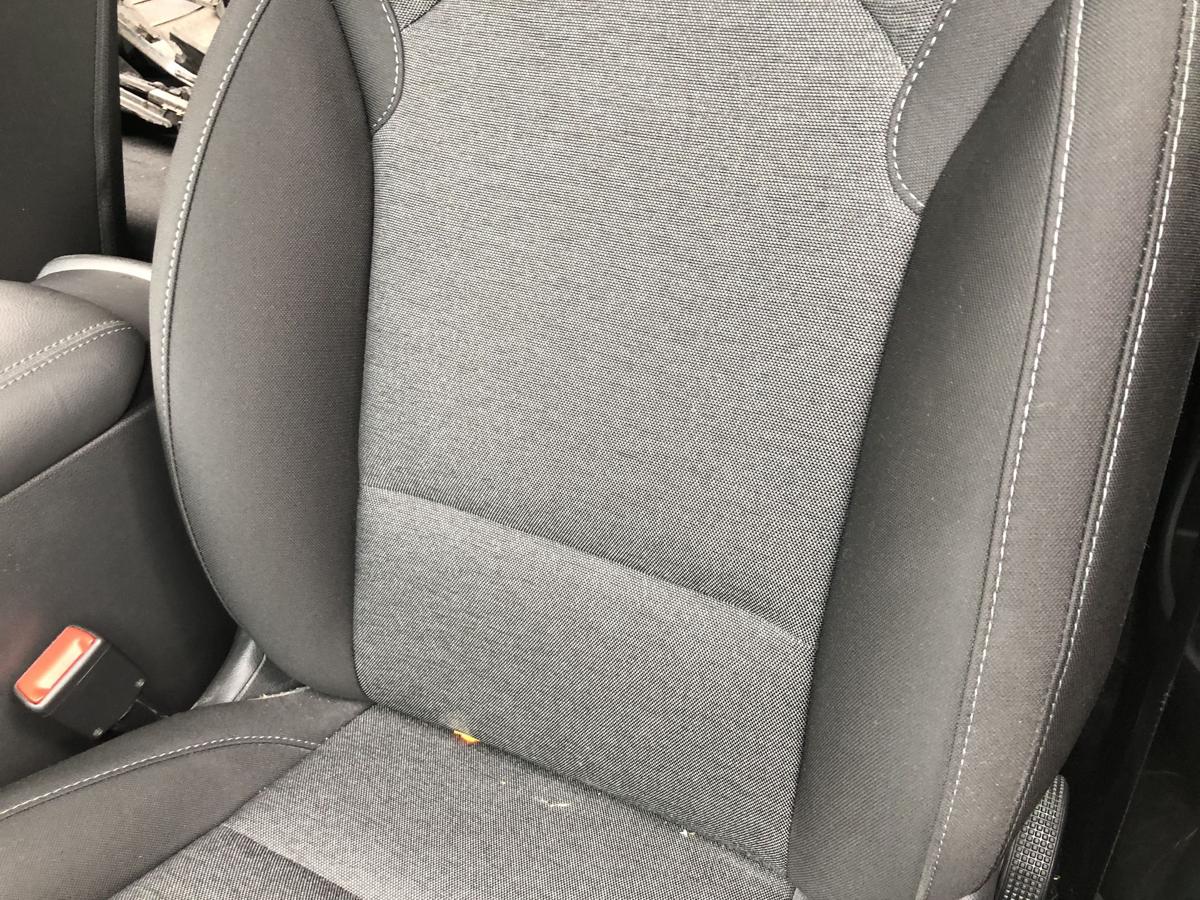 Hyundai i30 PD Mild Hybrid Sitz vorn links Stoff mit Heizung Autositz Fahrersitz