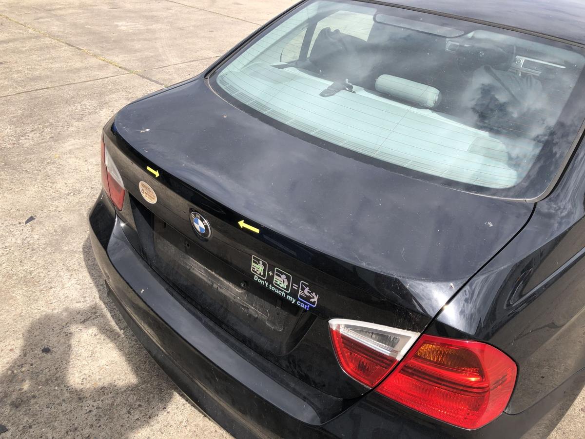 BMW 3er E90 Heckklappe Limo Heckdeckel Kofferklappe schwarz II 668