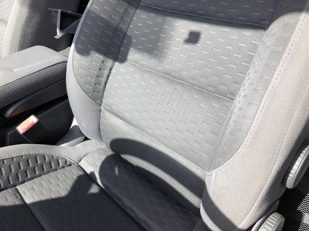 VW Touran 1T Sitz vorn links Stoffsitz ohne Heizung Autositz Stoff Facelift