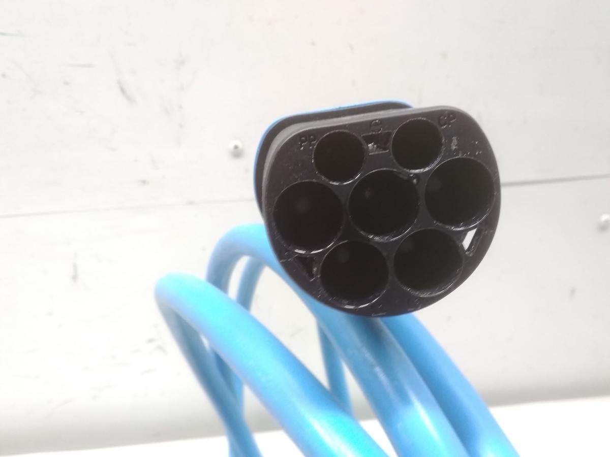 Tesla Model Y Ladekabel 4 Meter 1039810-01-A Menekes 36213/3P+N