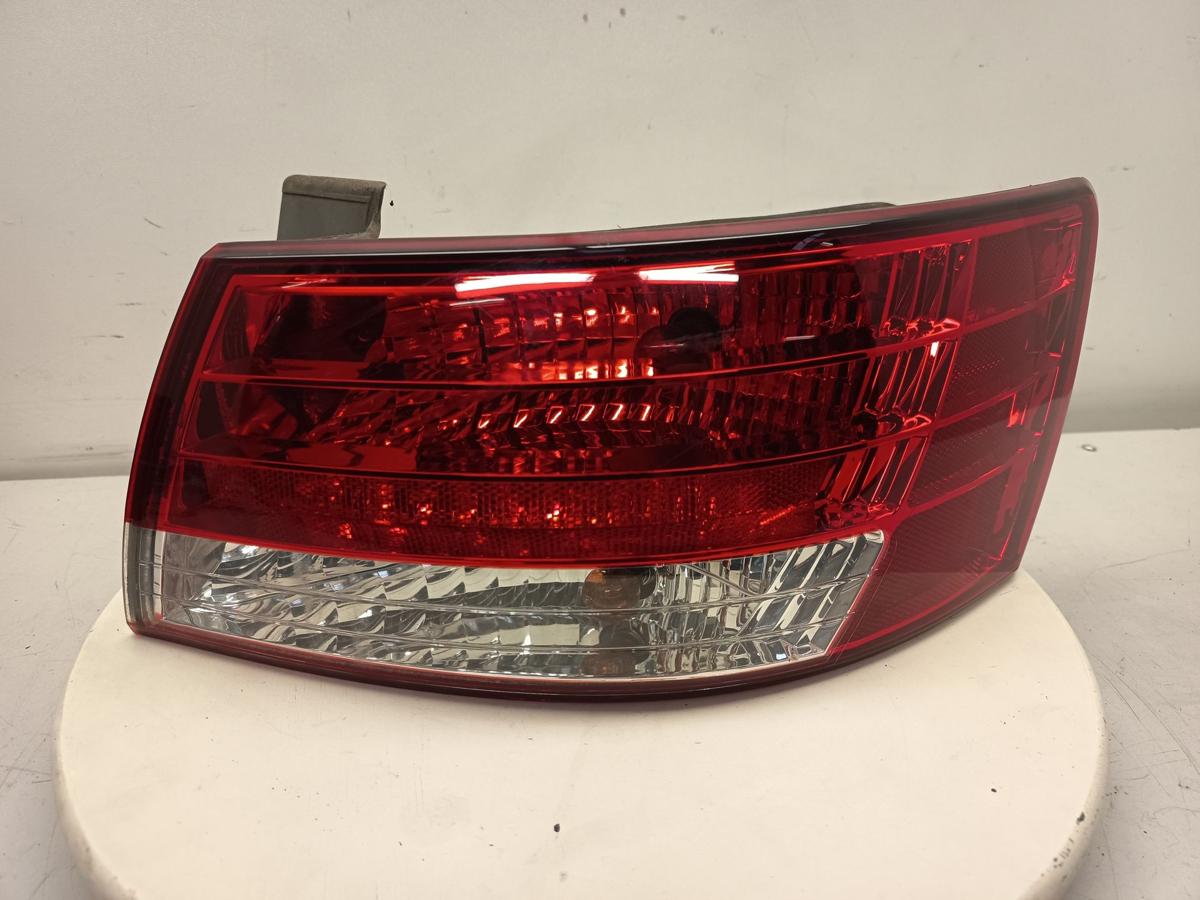 Hyundai Sonata 5 NF Bj 2009 original R&uuml;ck-Heck-Schlussleuchte rechts aussen
