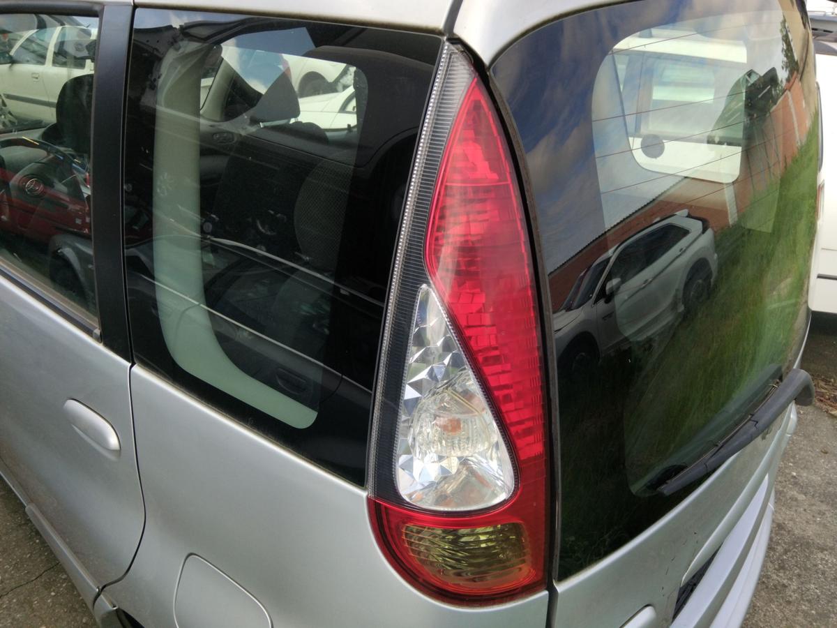 Toyota Yaris Verso original Rückleuchte Heckleuchte links Facelift BJ2004