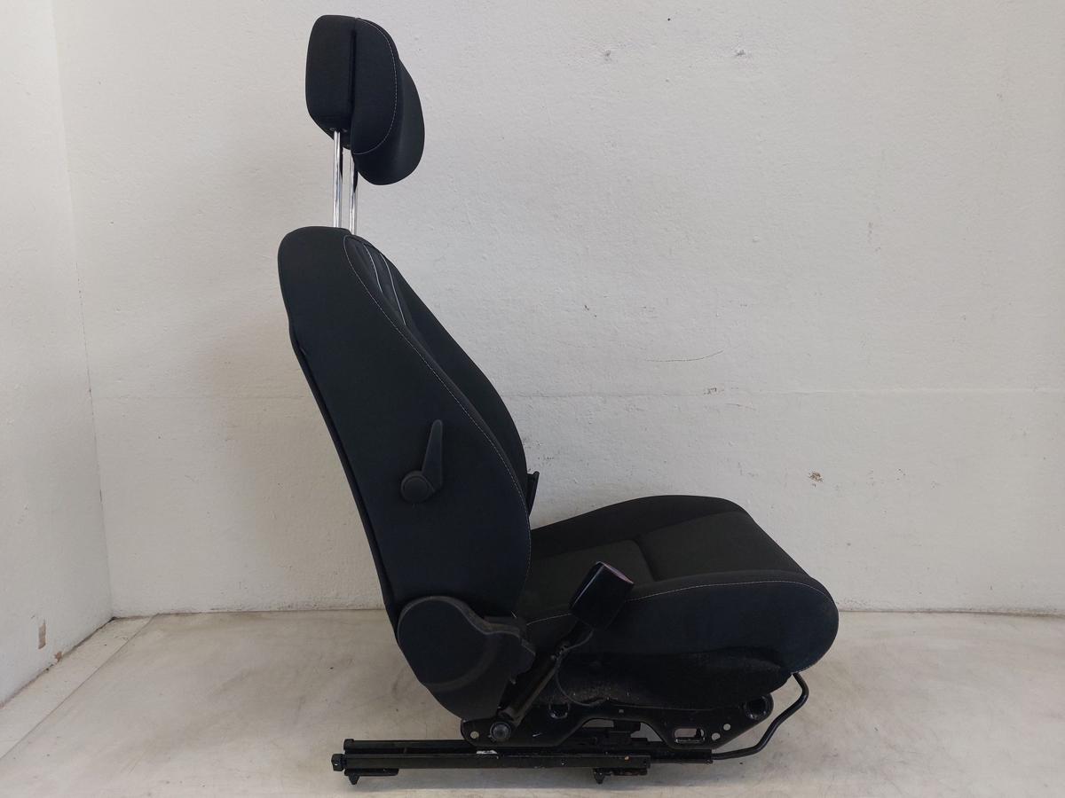 Renault Megane III 3 Sitz vorn links Fahrersitz Stoff mit Heizung Stoffsitz