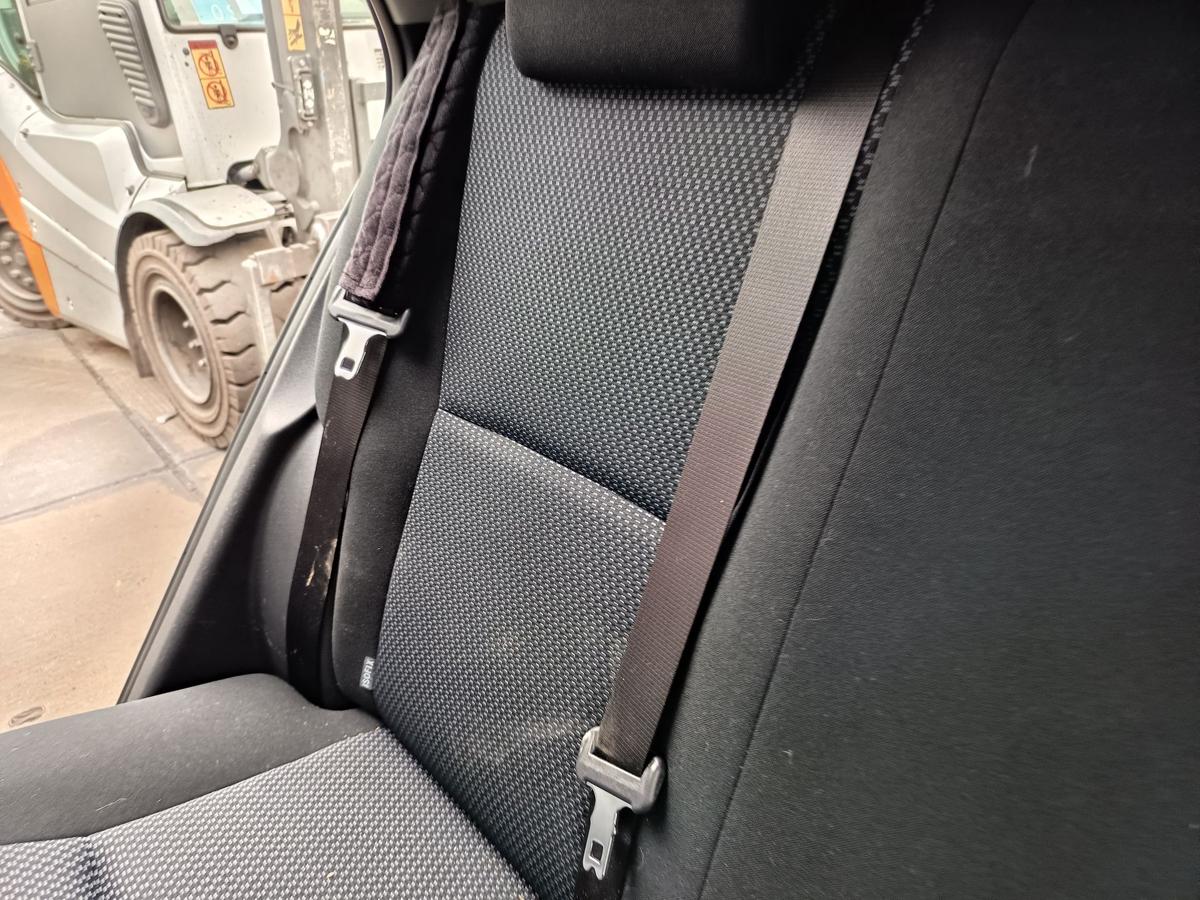 Toyota Auris E15 original R&uuml;cksitzbank Stoff anthrazit/schwarz Bj 2011