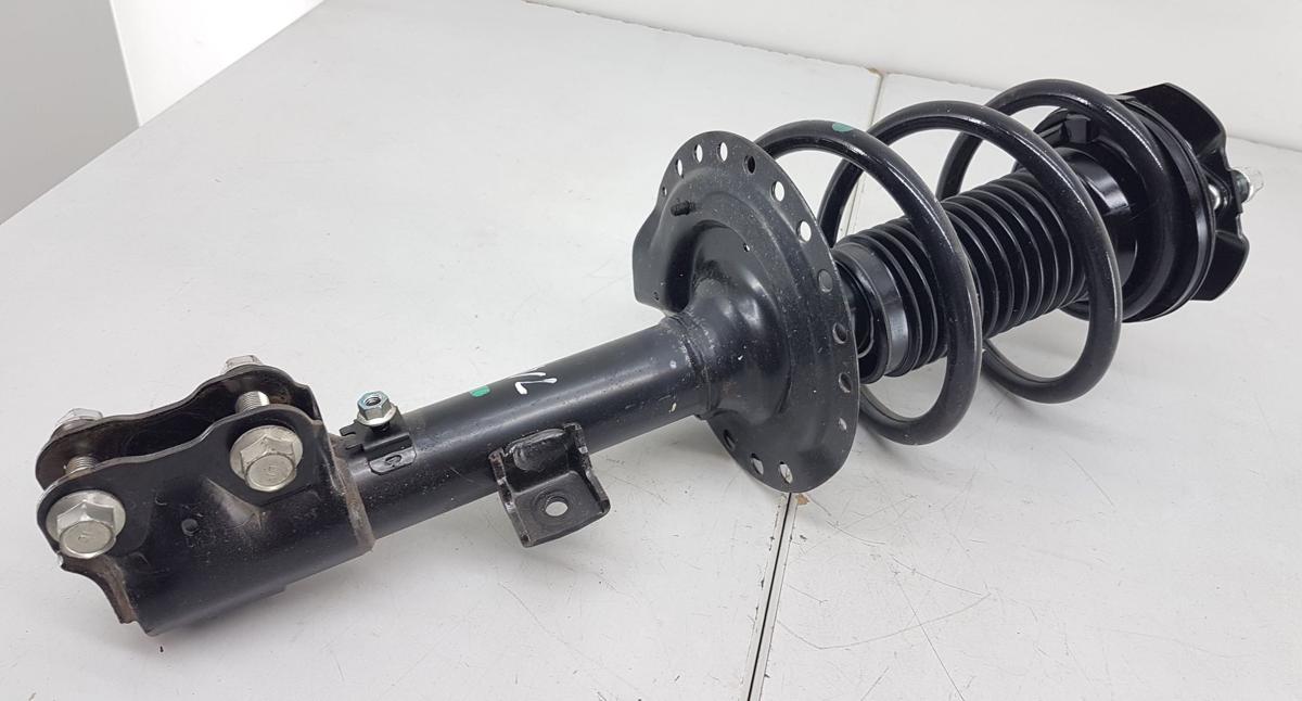 Mitsubishi Eclipse Cross Federbein vorn links Bj2023 54303W080P 2,4 72kw Allrad