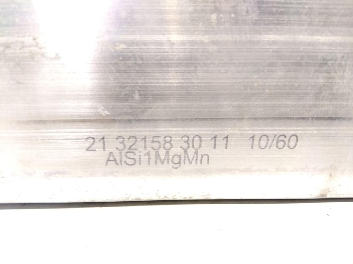 Tesla Model Y Bj.2022 original Träger Stoßstange Stossfänger vorn 1487601-00-E