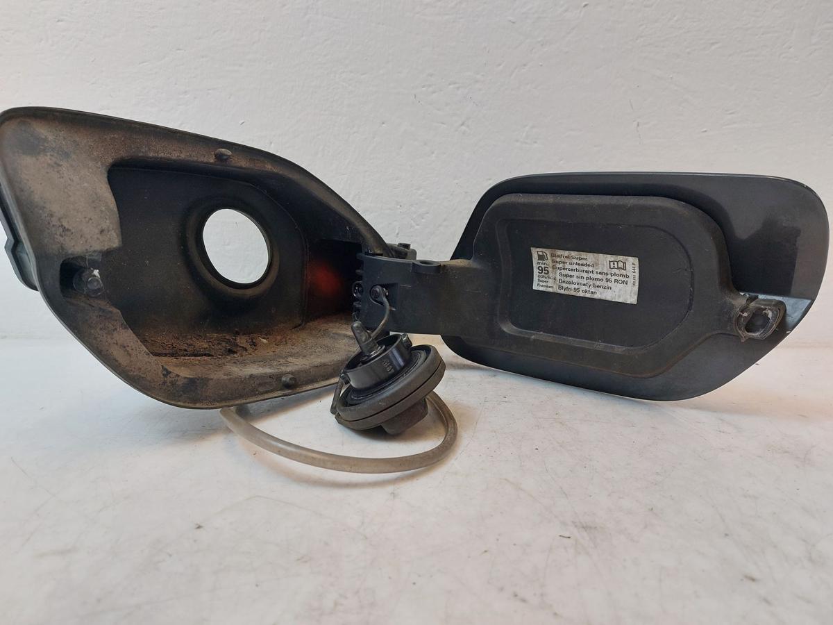 VW Passat 3G B8 Limo Tankklappe Tankdeckel Tanverschluss LI7F Uranograu