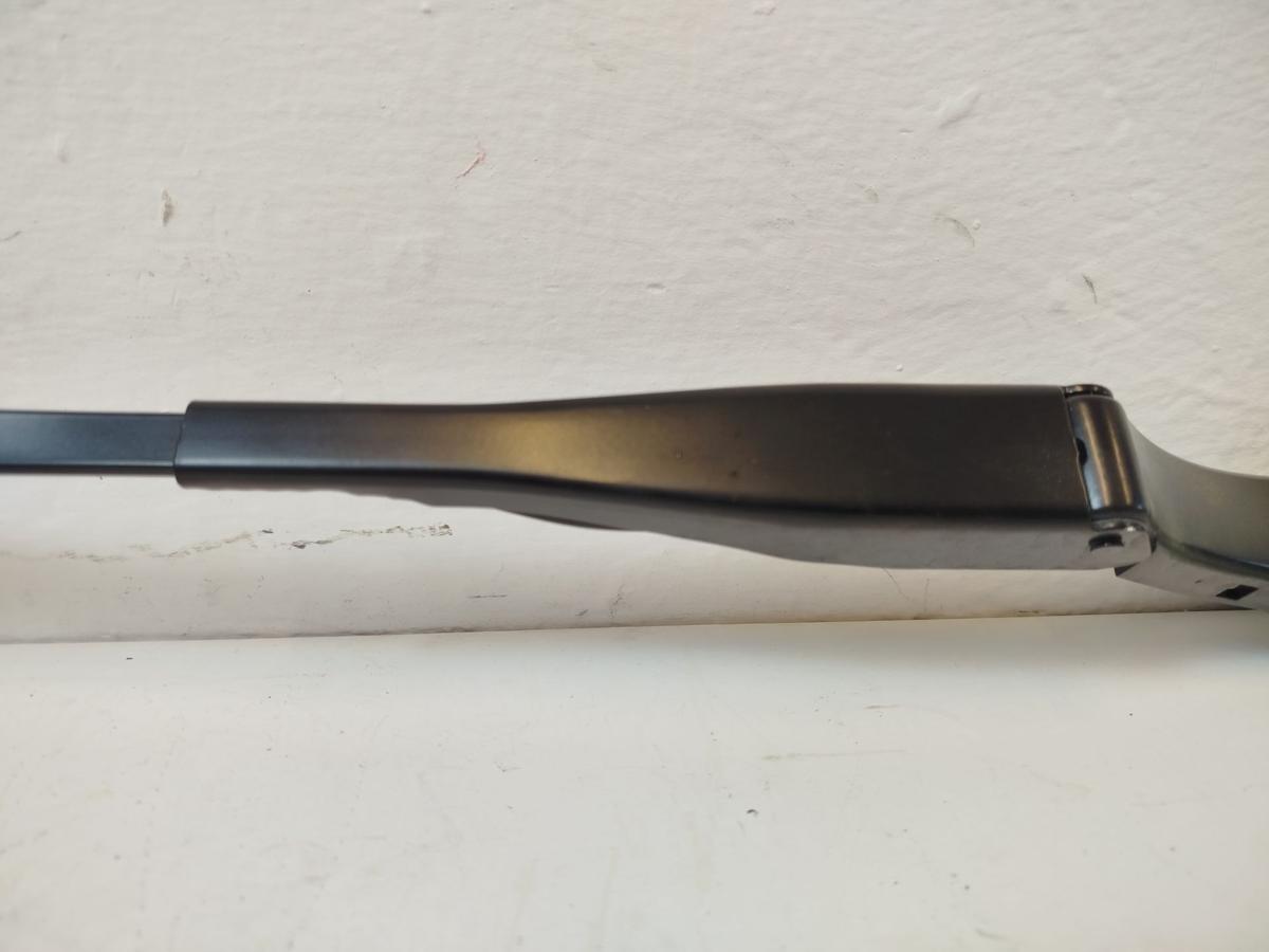 NIO EL6 Elektro SUV Wischerarm vorn links Scheibenwischerarm