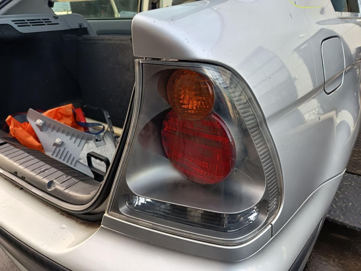 BMW 3er E46 Compact original R&uuml;ckleuchte rechts Heck/Schluss/Licht Bj 2002