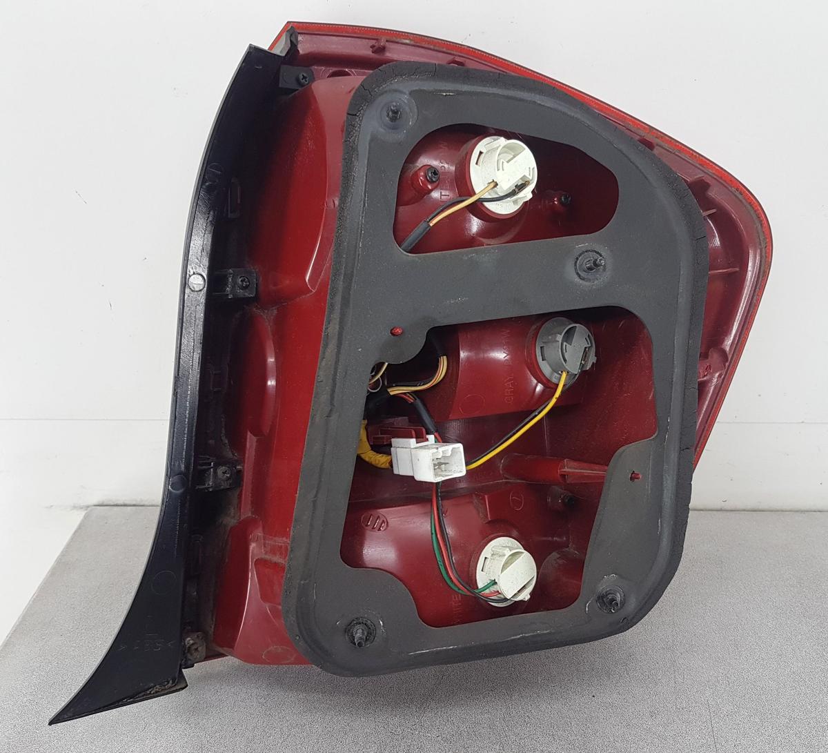 Kia Cerato FE R&uuml;ckleuchte R&uuml;cklicht links Bj2006 5 T&uuml;rig Modell bis 2006