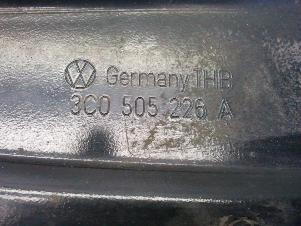 VW Passat 3C 4-Motion Bj.2007 Längslenker mit Lager Hinterachse rechts 3C0505226A