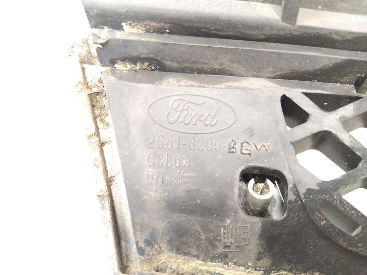 Ford Fiesta JD3 JH1 original K&uuml;hlergrill chrom BJ2005