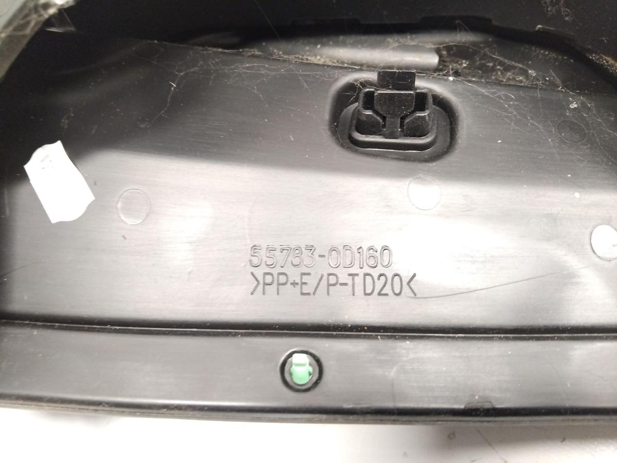 Toyota Yaris 3 Hybrid XP13 Phase 3 original Blende Windlauf Bj.2020